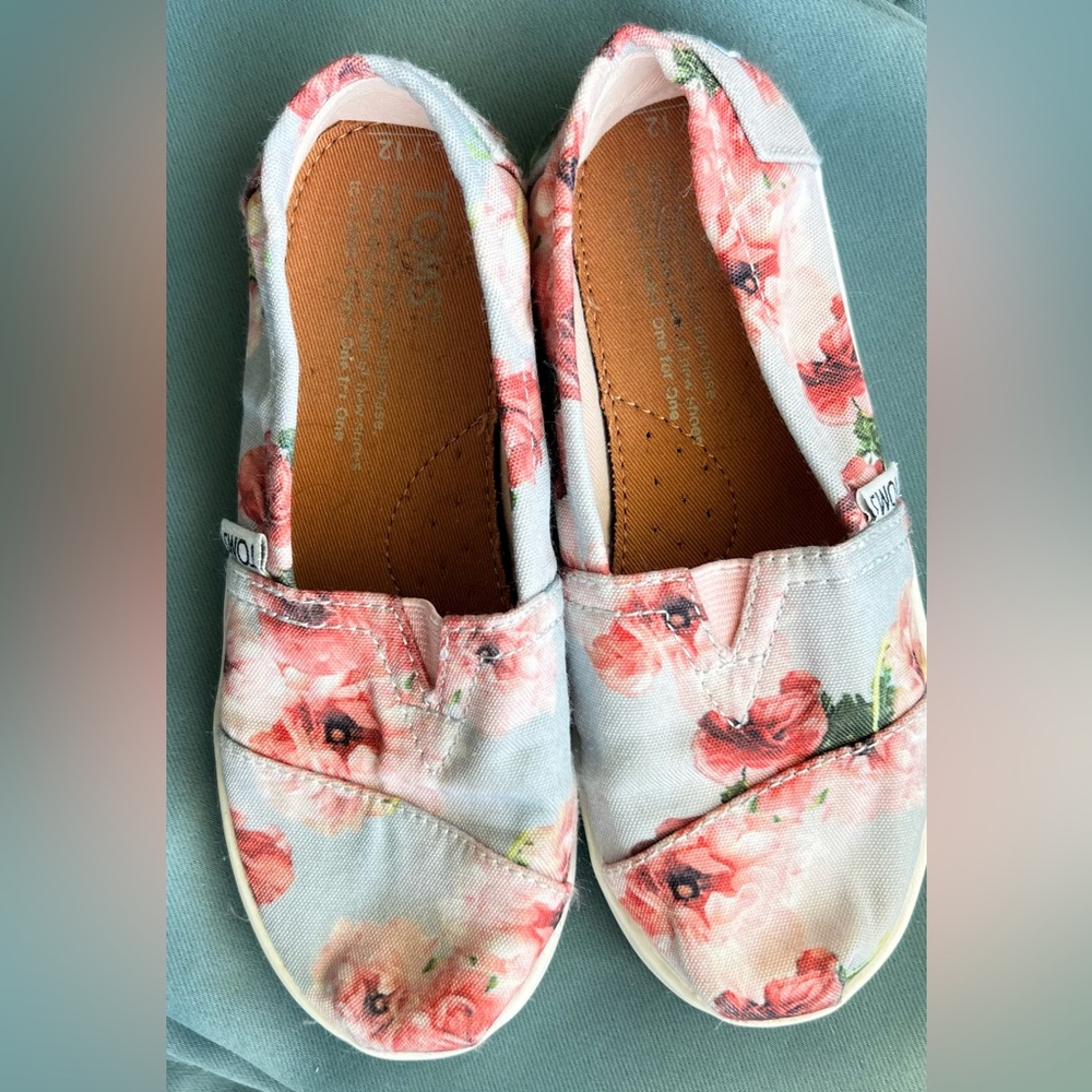 Little girls Tom’s size 12
